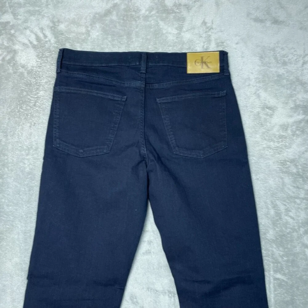 Calvin Klein Men's W34 L32 Dark Wash Straight Jeans K1105
